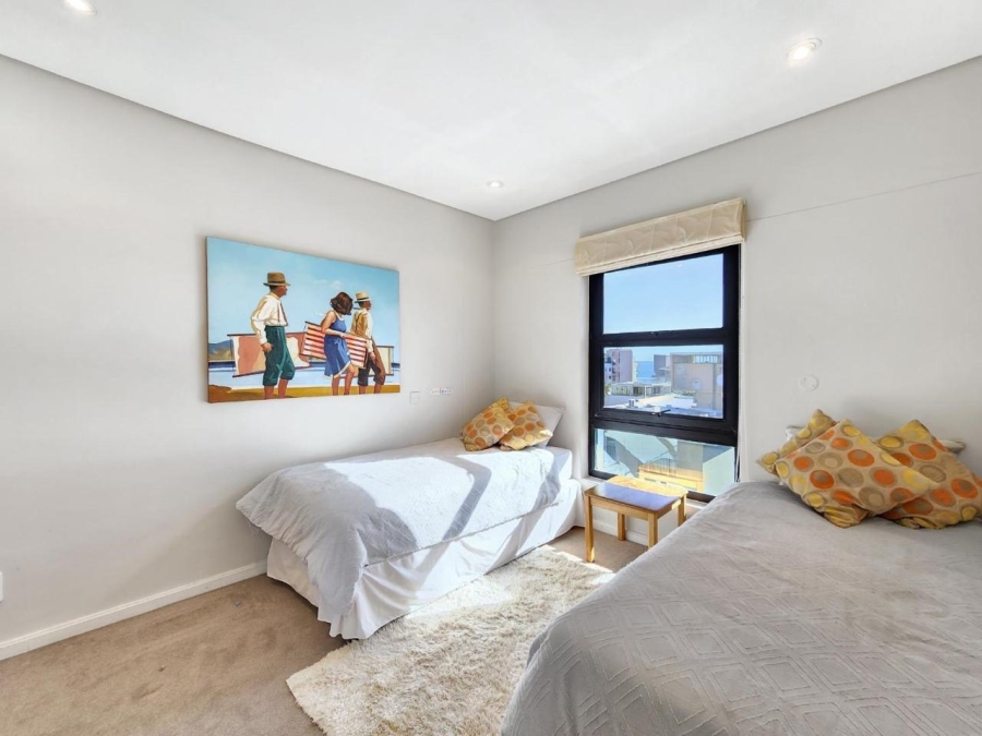 To Let 4 Bedroom Property for Rent in Sea Point Western Cape